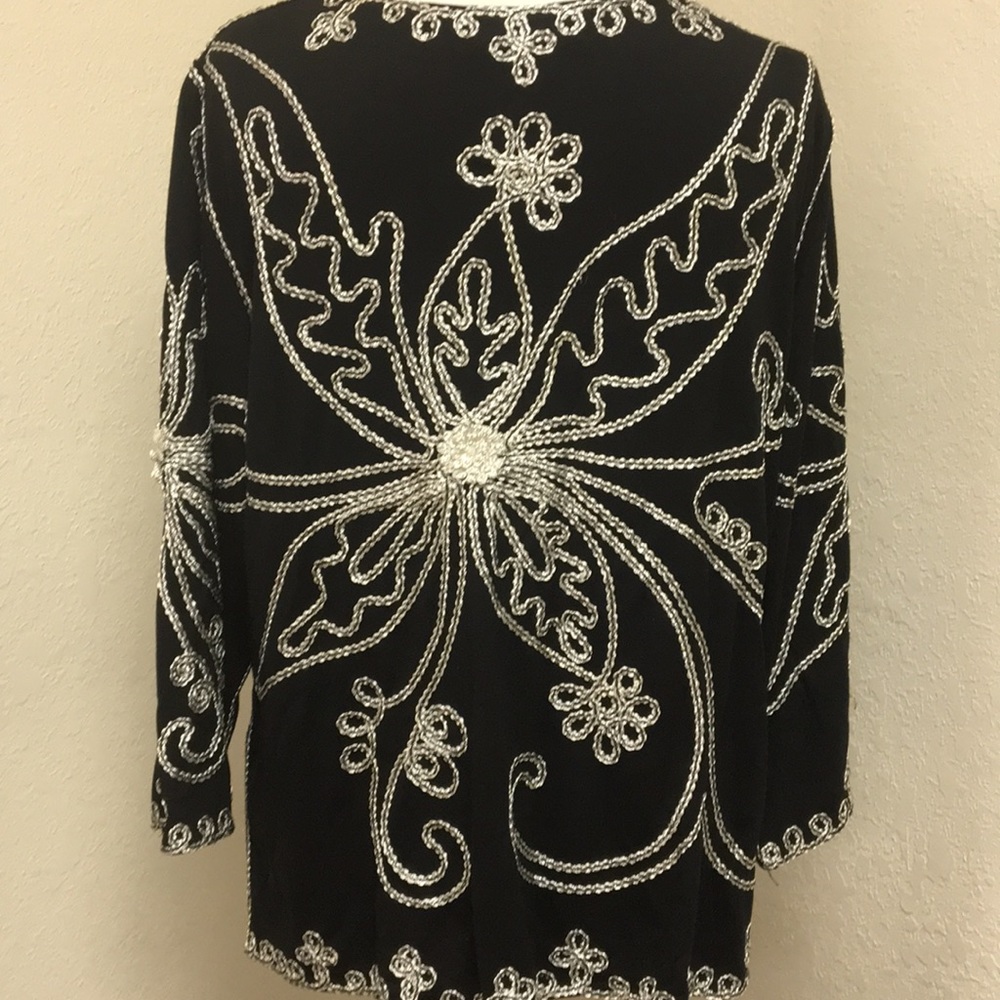 Black and White Embroidered Top - Picture 4 of 5